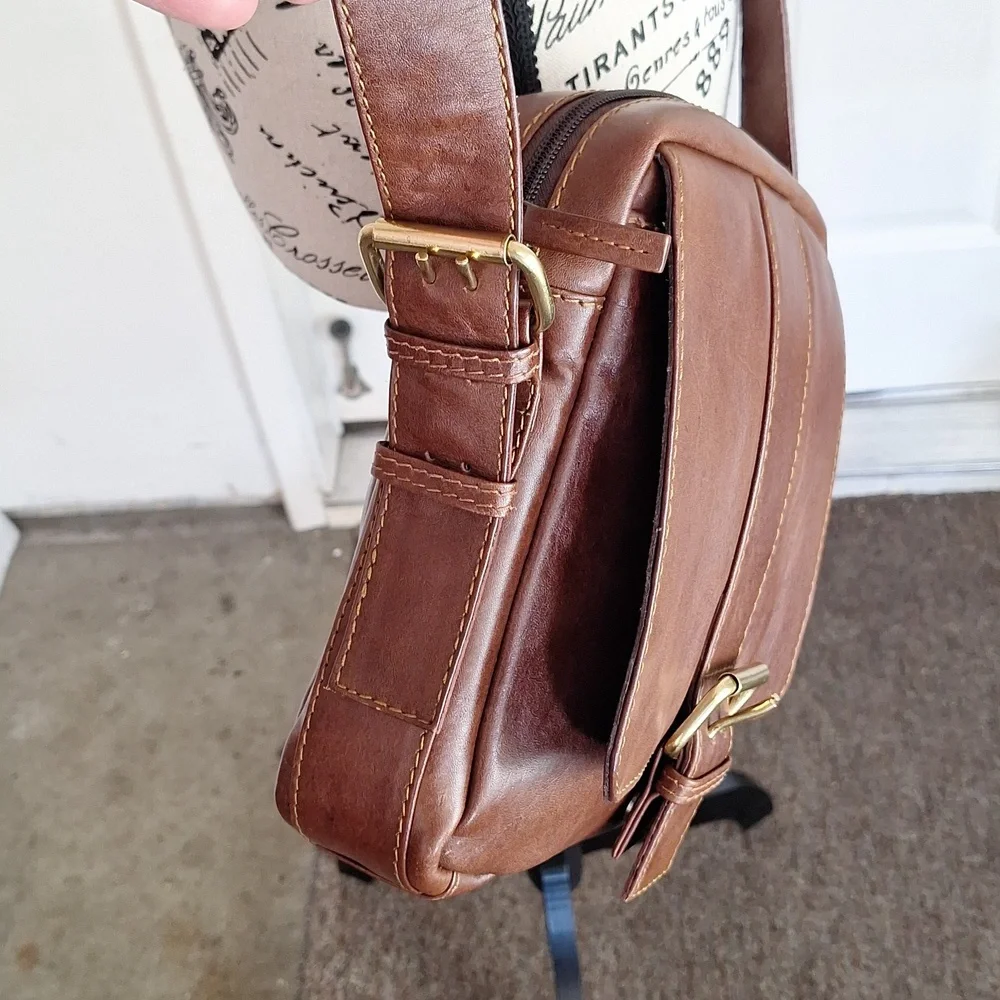 Hide Sign Leather Crossbody Messenger Bag